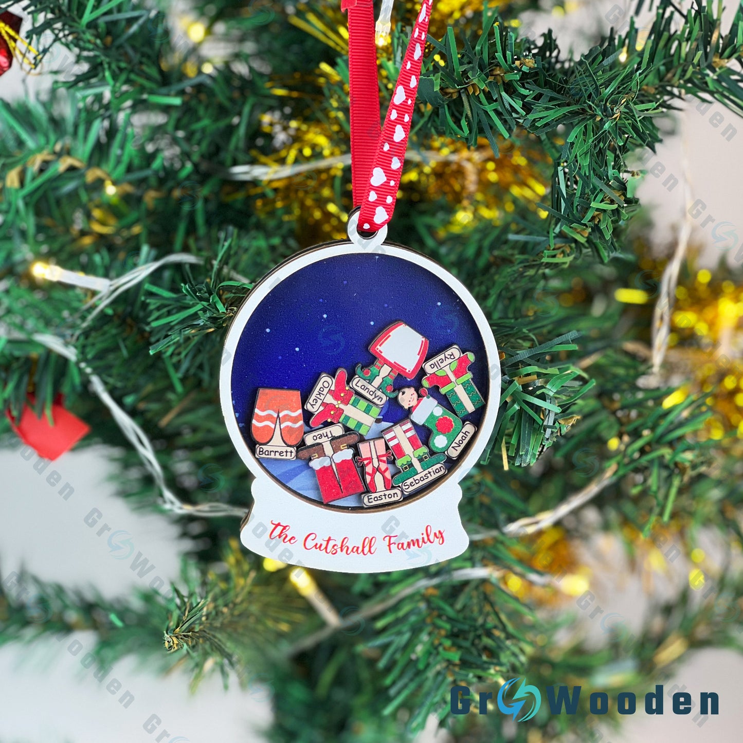 GRW06 Family Member Christmas Ornament