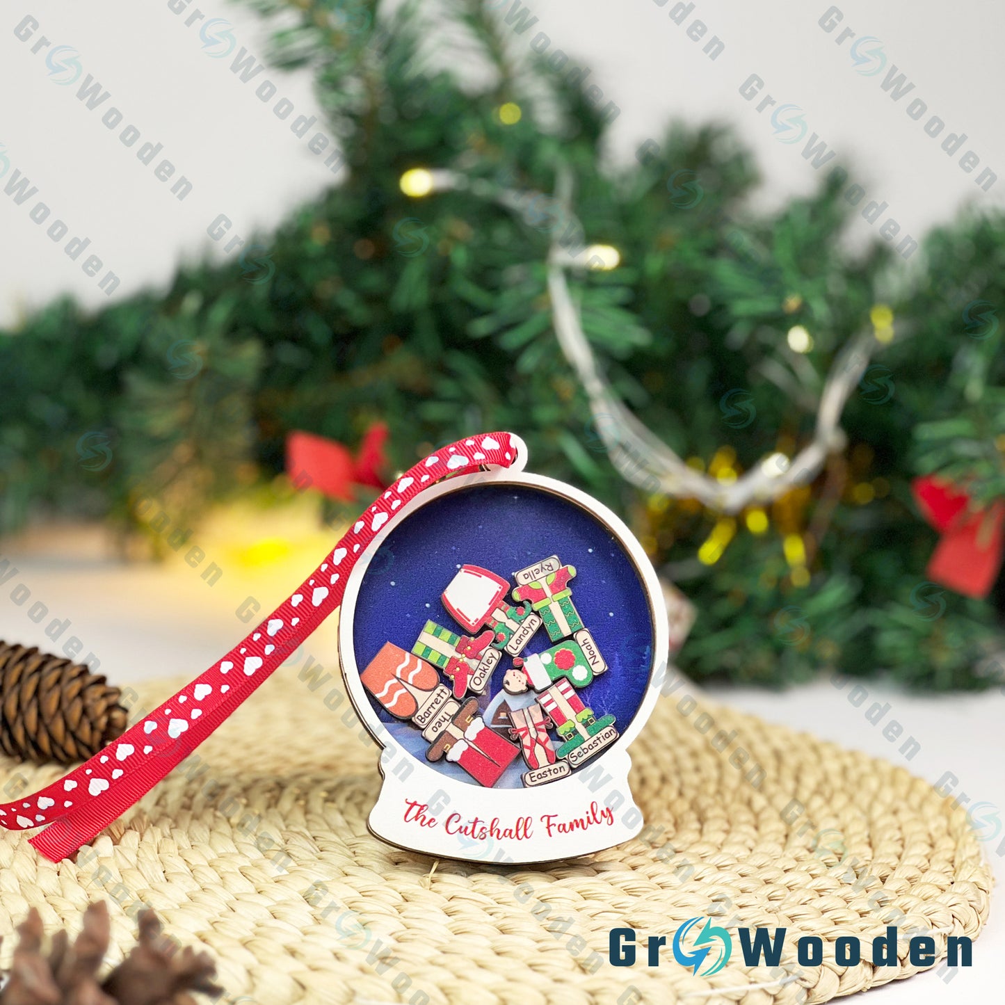 GRW06 Family Member Christmas Ornament